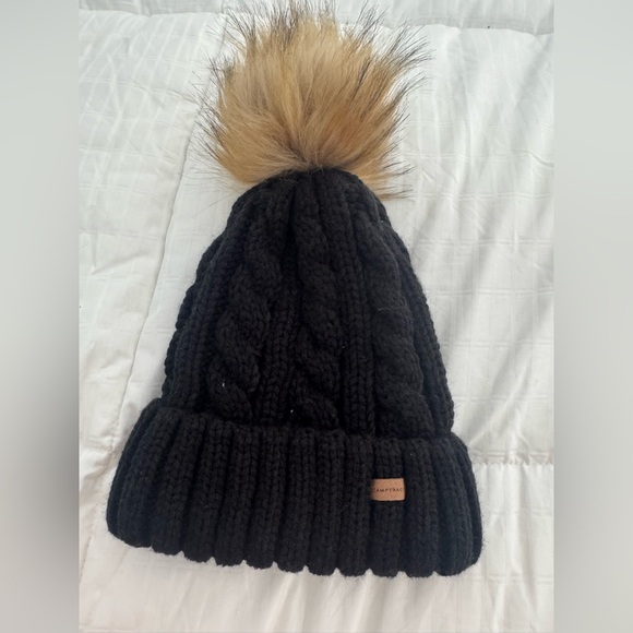 Accessories - NEW Black Knit Beanie with detachable Faux Fur Pom